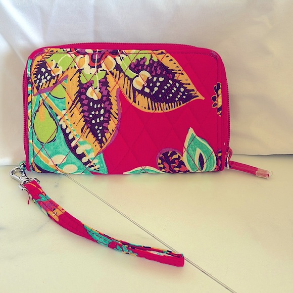 Vera Bradley Floral Grab and Go Wristlet - Picture 1 of 3